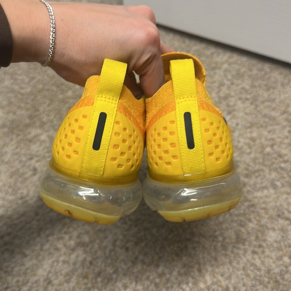 Men’s Vapormax Flyknit - Picture 3 of 4
